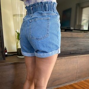 H&M high waisted shorts size xs